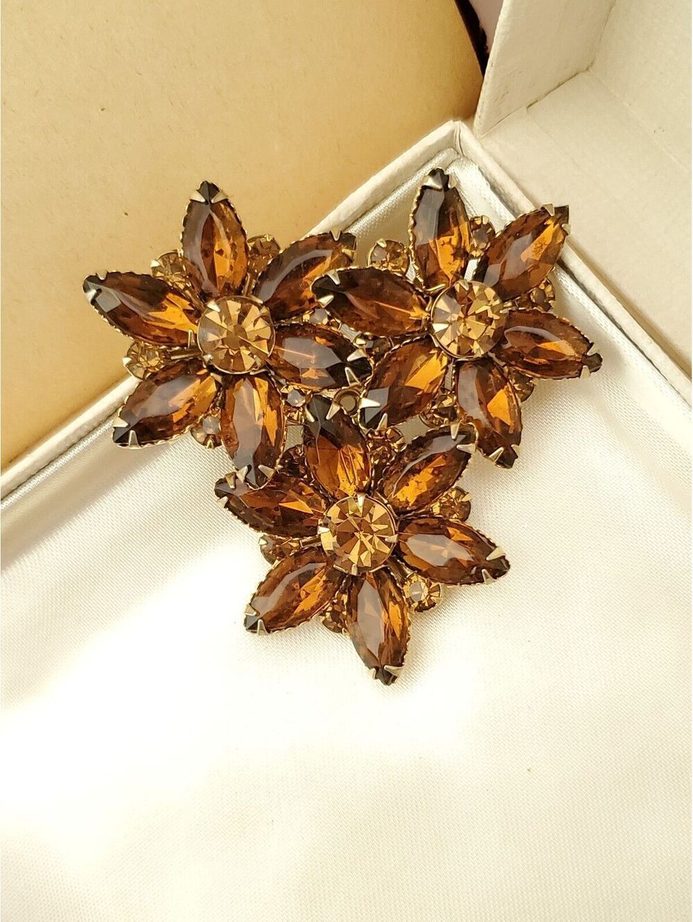 Vintage Triple Amber Brown Color Rhinestone Flower Cluster Brooch Pin